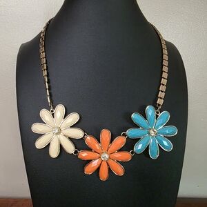 statement necklace, flower power, Y2K jewelry, colorful necklace, retro glam.